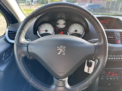Peugeot-207