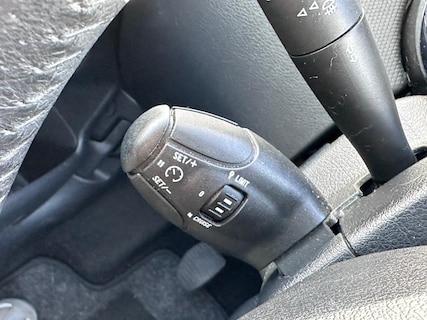 Peugeot-207