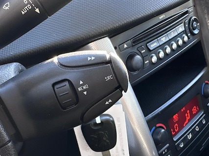 Peugeot-207