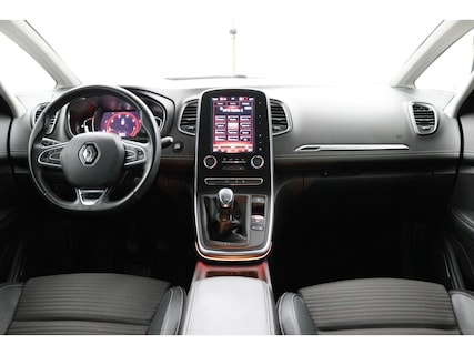 Renault-Scenic
