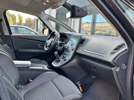 Renault-Scenic