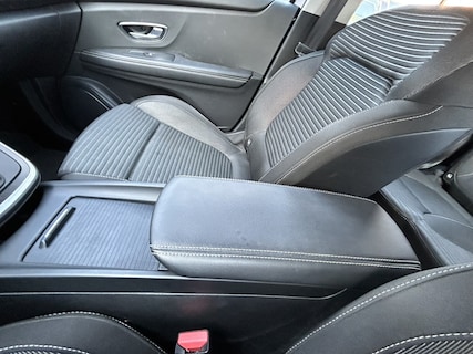 Renault-Scenic