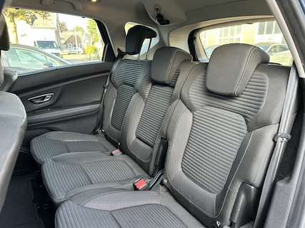 Renault-Scenic