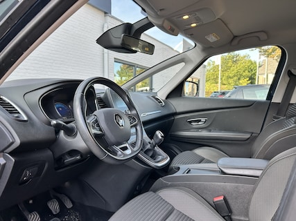 Renault-Scenic