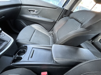 Renault-Scenic