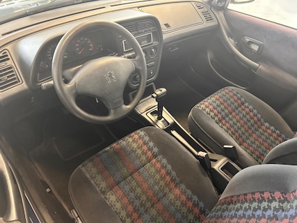Peugeot-306