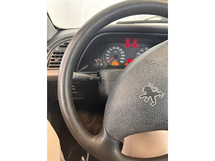 Peugeot-306