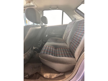Peugeot-306