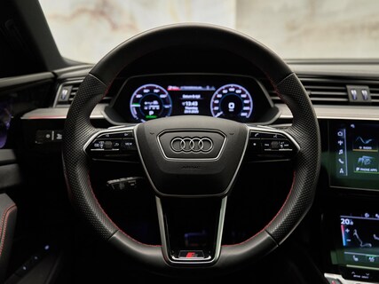 Audi-Q8 e-tron