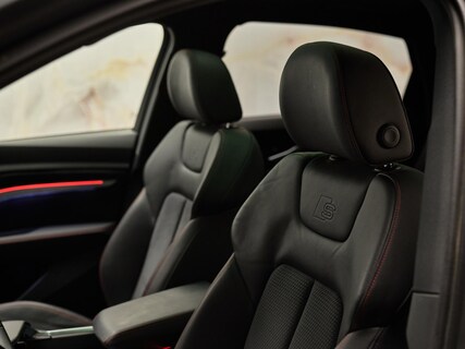 Audi-Q8 e-tron
