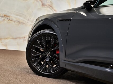 Audi-Q8 e-tron