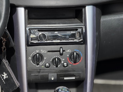 Peugeot-207