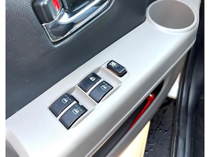 Daihatsu-Sirion
