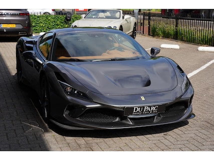 Ferrari-F8 Tributo