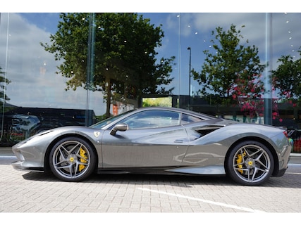 Ferrari-F8 Tributo