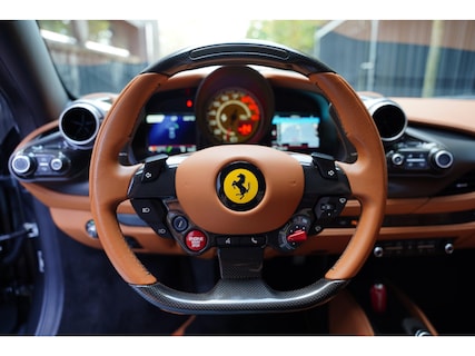 Ferrari-F8 Tributo
