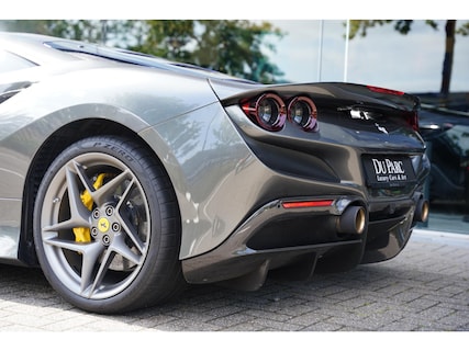Ferrari-F8 Tributo