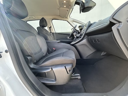 Renault-Scenic