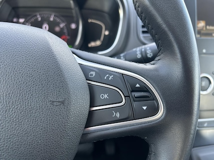 Renault-Scenic