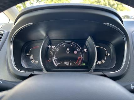Renault-Scenic
