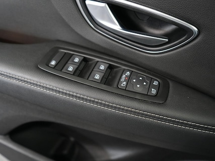 Renault-Scenic