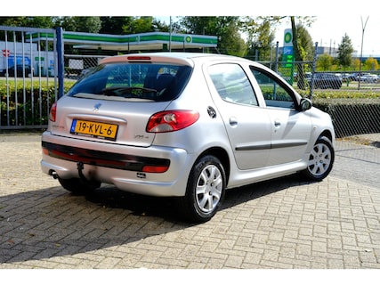 Peugeot-206+