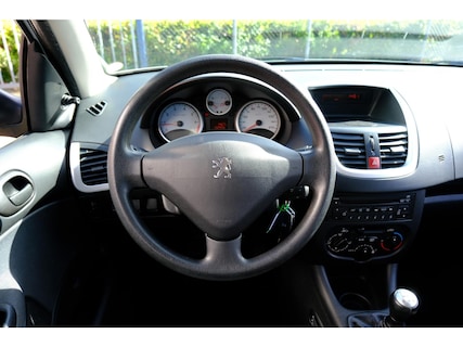 Peugeot-206+