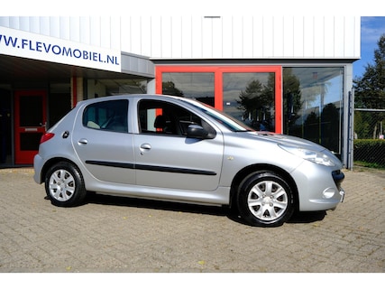 Peugeot-206+