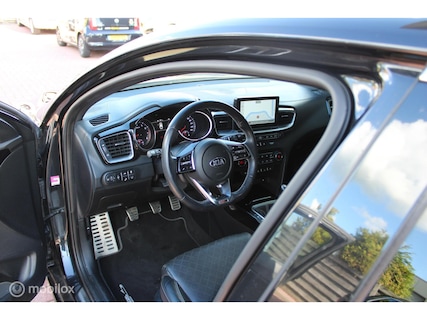 Kia-ProCeed