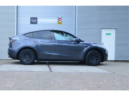 Tesla-Model Y