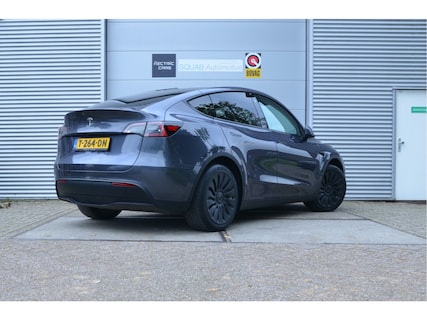 Tesla-Model Y