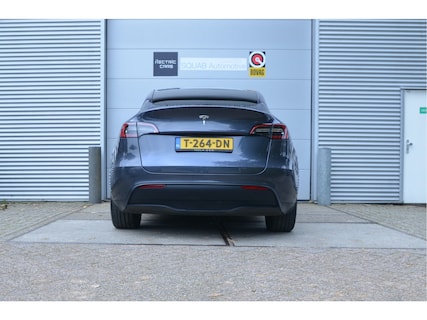 Tesla-Model Y