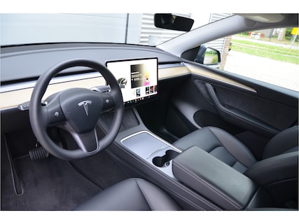 Tesla-Model Y