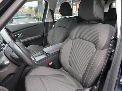 Renault-Scenic
