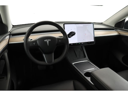 Tesla-Model Y