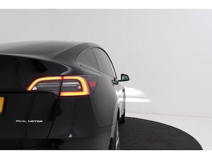 Tesla-Model Y