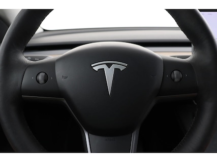 Tesla-Model Y