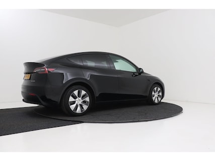 Tesla-Model Y