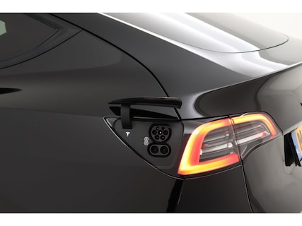 Tesla-Model Y