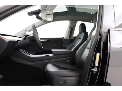 Tesla-Model Y