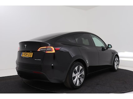 Tesla-Model Y
