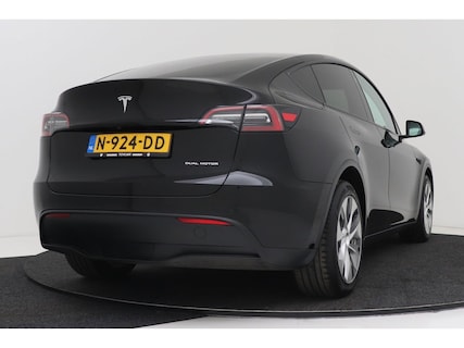 Tesla-Model Y