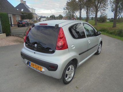 Peugeot-107