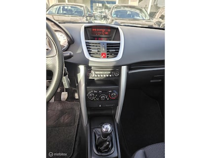Peugeot-207