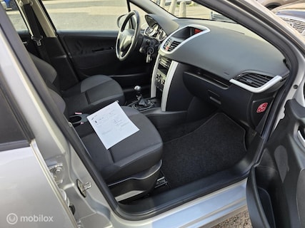 Peugeot-207