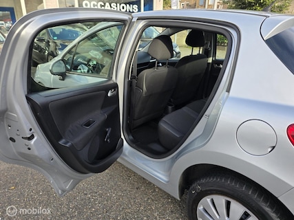 Peugeot-207