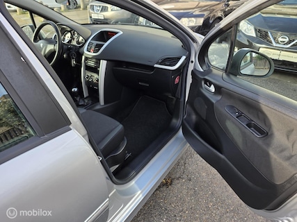Peugeot-207
