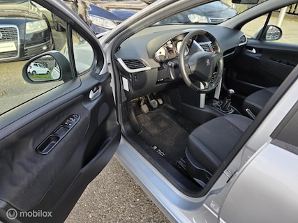Peugeot-207