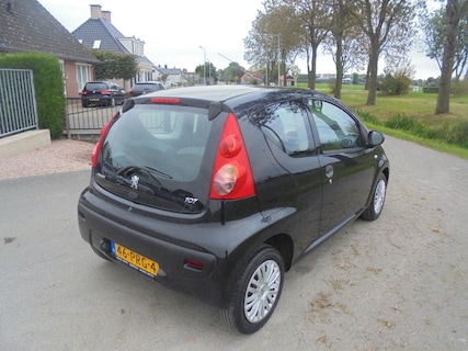 Peugeot-107