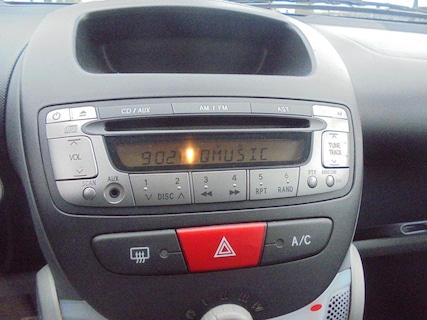 Peugeot-107